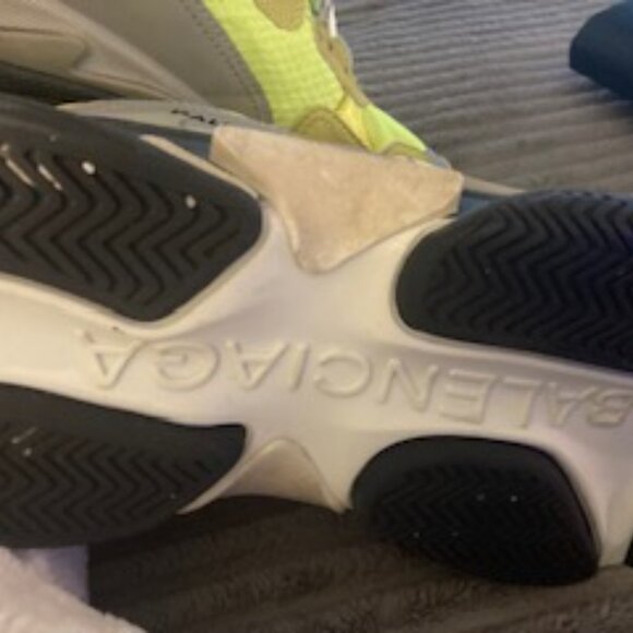 Price Drop ! Balenciaga Sneakers Men Size 11 US (44) - Picture 3 of 8